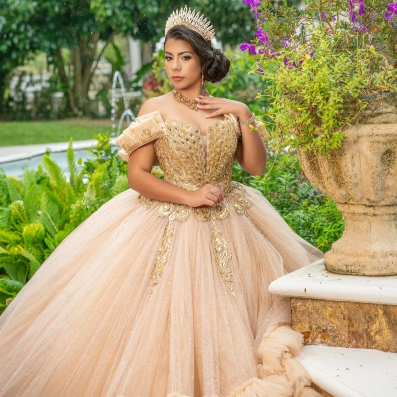 Champagne Glitter Quinceanera Dresses Ball Gown Gold Lace Applique Beading Cryatal Tiered Tull Sweet 16 Dress Vestidos De 15 Anos