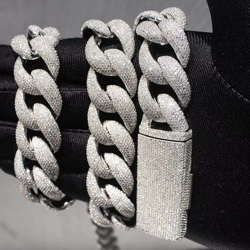 Moissanite Miami Cuban Link Chain in Silver 925 Sparkling 20mm Iced Out VVS Moissanite Cuban Link Chain
