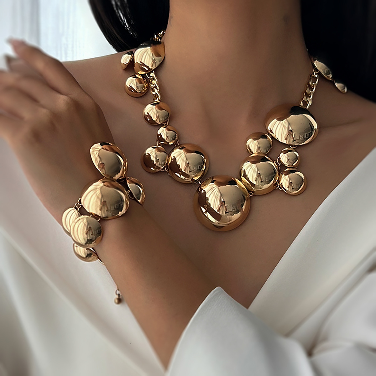 French Style Irregular Round Pendant Niche Geometric Texture Smooth Necklace