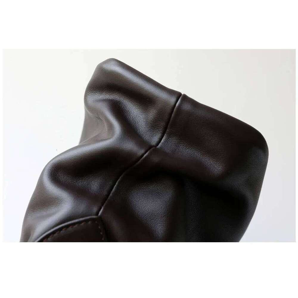 Luxury Designer bags Light High Quality First-layer Cowhide Pleated Portable Large-capacity Shoulder Messenger Leather Commuter Bowling Bag