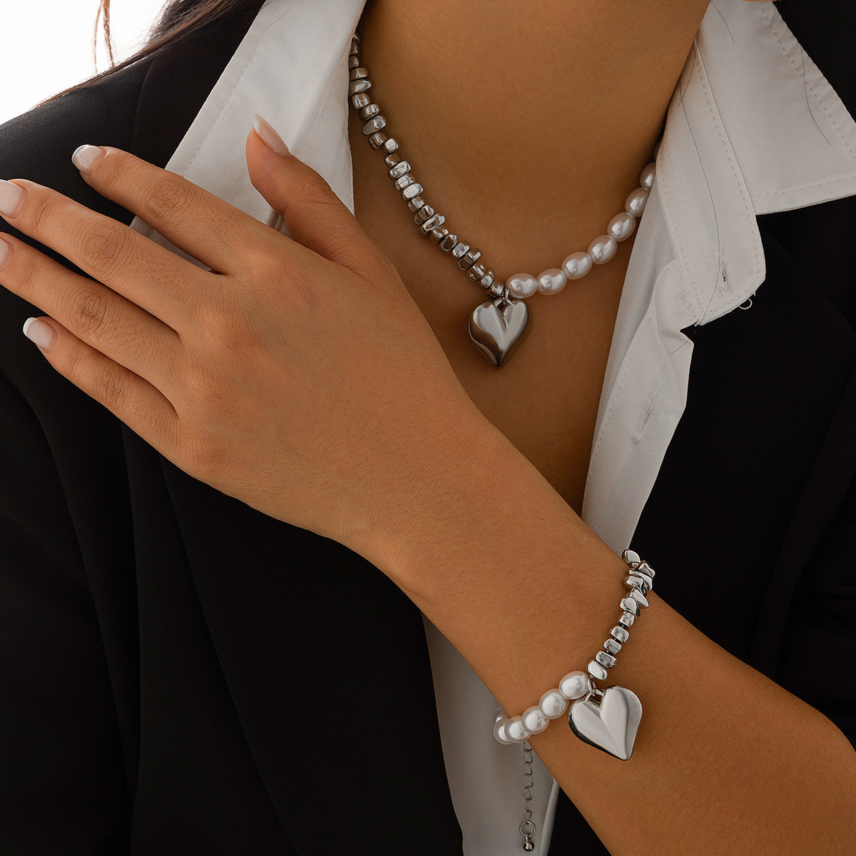 Irregular CCB Imitation Pearl Heart Design Sense Metal Glossy Water Drop Comma Necklace for Women