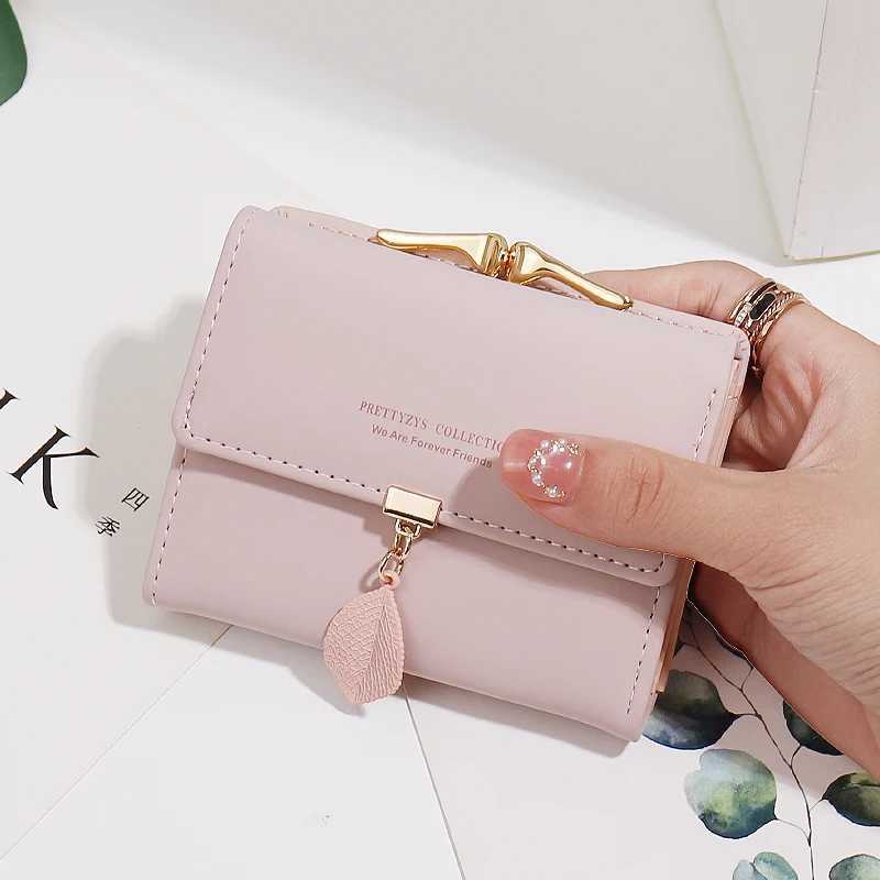 2024 Summer Explosive Style Womens Short Wallet Korean PU Leather Simple Everything with Solid Color Personality Leaf PendantXJ250624