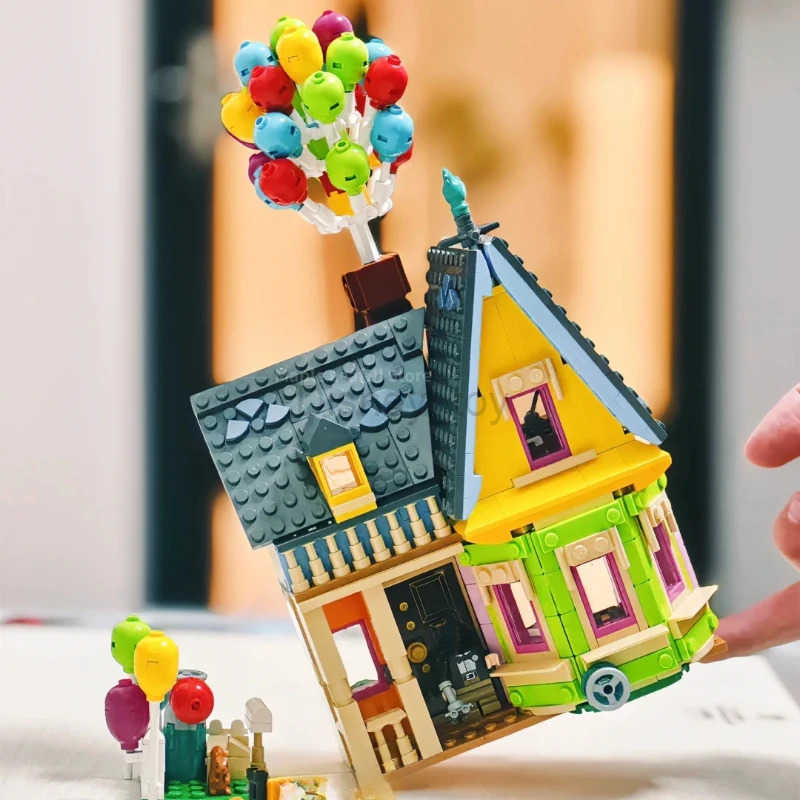 Disney Up House Building Blocks Movie Travels Of Flying House Construction Brick blocks Model Kit Toys For kids Christmas Birthday Gifts Y250624