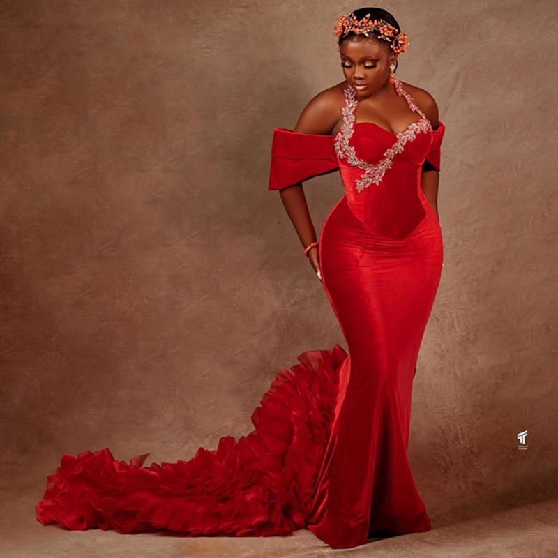 2025 Plus Size Burgundry Aso Ebi Prom Dress Mermaid Prom Dresses Evening Formal Gowns Halter Velvet Appliqued Beaded Birthday Dress Second Reception G