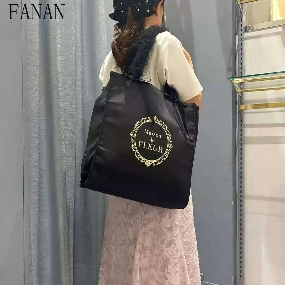 Hot Selling New Cute Fashion Women's Handbags Mesh Lotus Leaf Lace Portable Shoulder Bags Casual Crossbody Clutch Bag Designer Bags