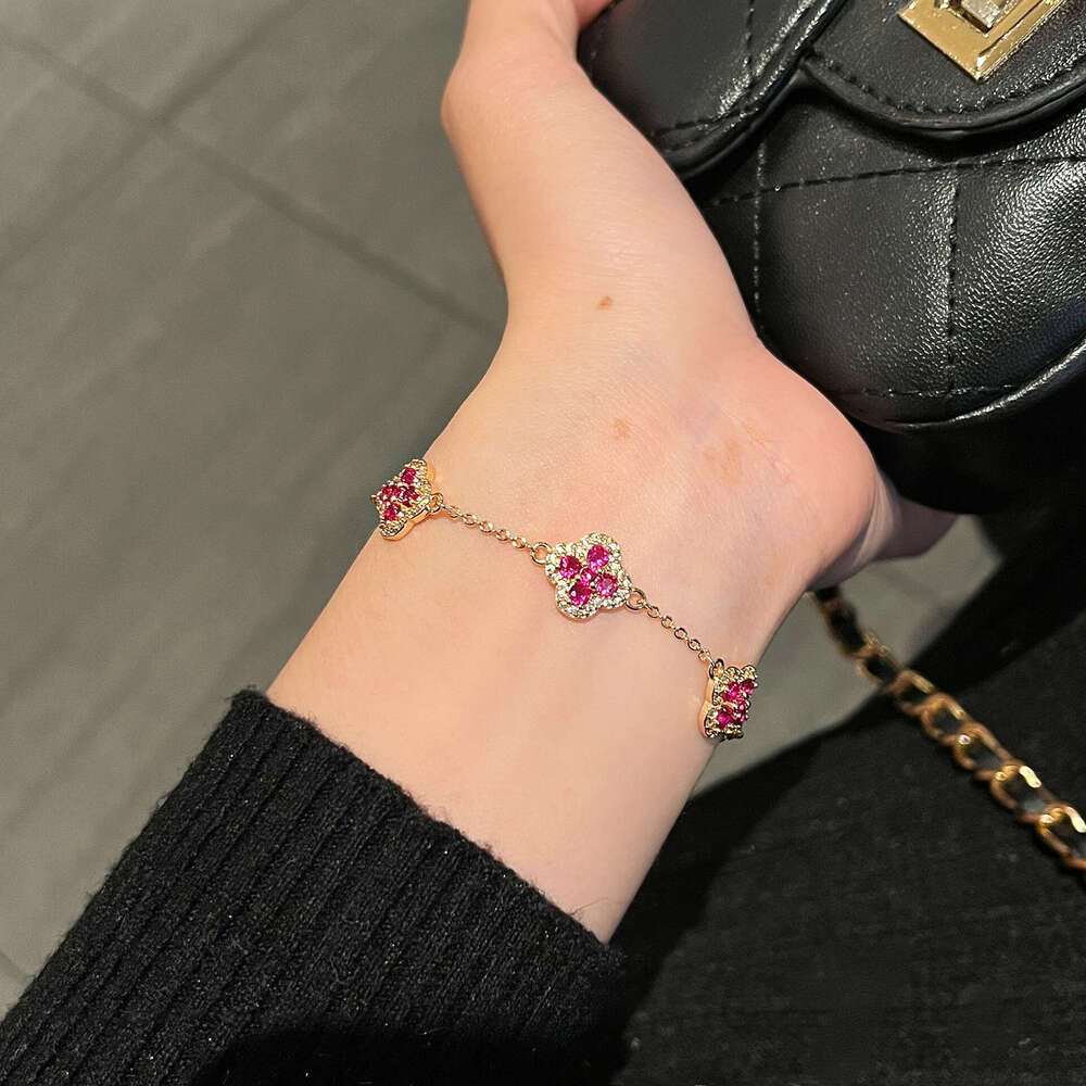 designer bracelet French Style Zircon Rhombus Flower Bracelet Sweet Elegant Fashion Commuter Wristband Light High-end Sense Jewelry for Women