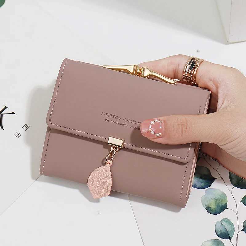 2024 Summer Explosive Style Womens Short Wallet Korean PU Leather Simple Everything with Solid Color Personality Leaf PendantXJ250624