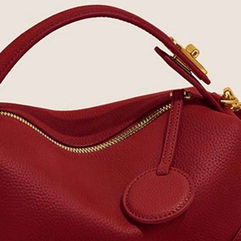 Vintage Red Pillow Women's 2025 New Niche Designer Single Shoulder Crossbody Bag Premium Hundred Commuter Tote Bags