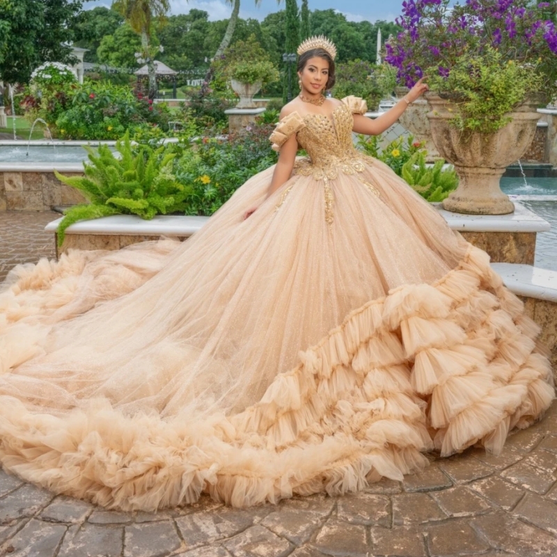 Champagne Glitter Quinceanera Dresses Ball Gown Gold Lace Applique Beading Cryatal Tiered Tull Sweet 16 Dress Vestidos De 15 Anos