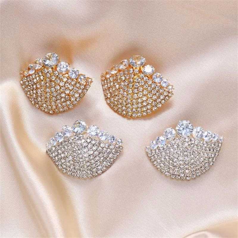X4YC Fashionable Womens Alloy Crystal Shell Nipple Covers Pasties with Glittering Rhinestones Raves Party Chest Stickers Bra W250624