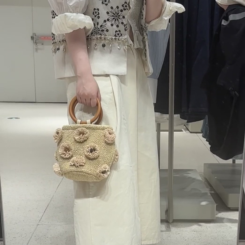 Free shipping designer bag Trendy Casual Versatile Floral Straw Bucket Bag Woven Beach Handbag Shoulder Bag Crossbody Bag for Women
