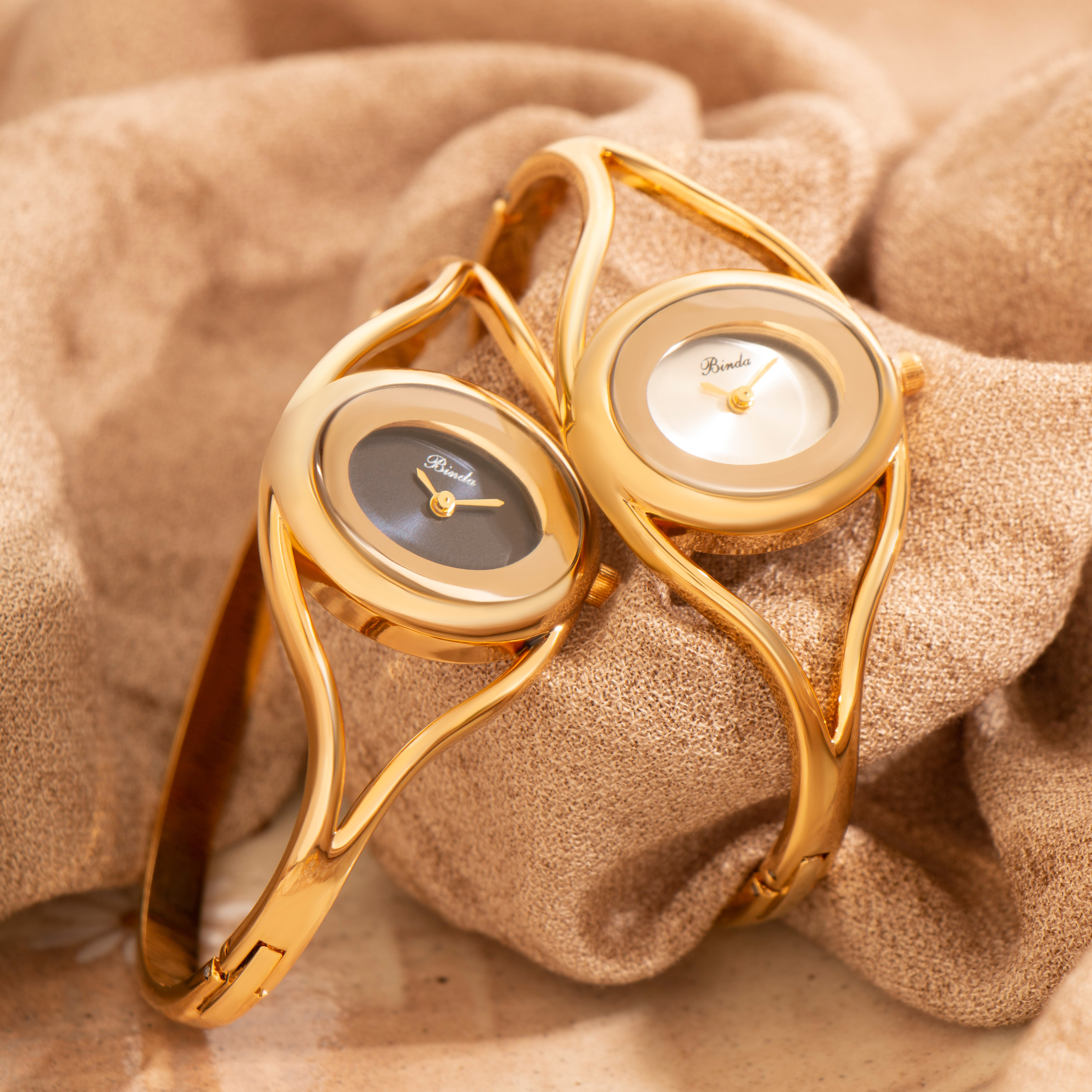 Slim Bracelet Quartz Watch for Women Gold Silver Case Elegant Analog Bangle Wristwatch Fashion Minimalist Timepiece for Daily Wear Gift