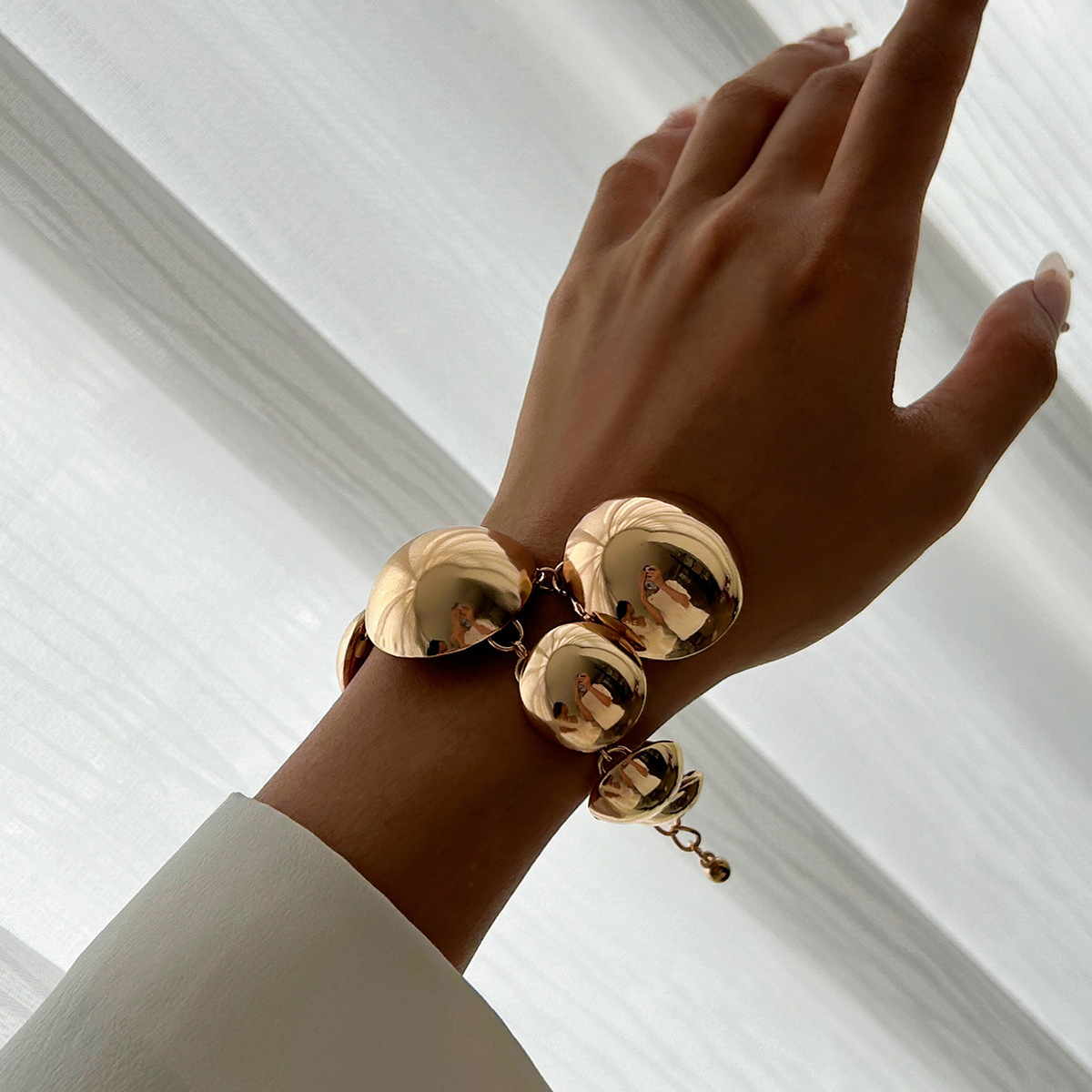 French Style Irregular Round Pendant Niche Geometric Texture Smooth Necklace