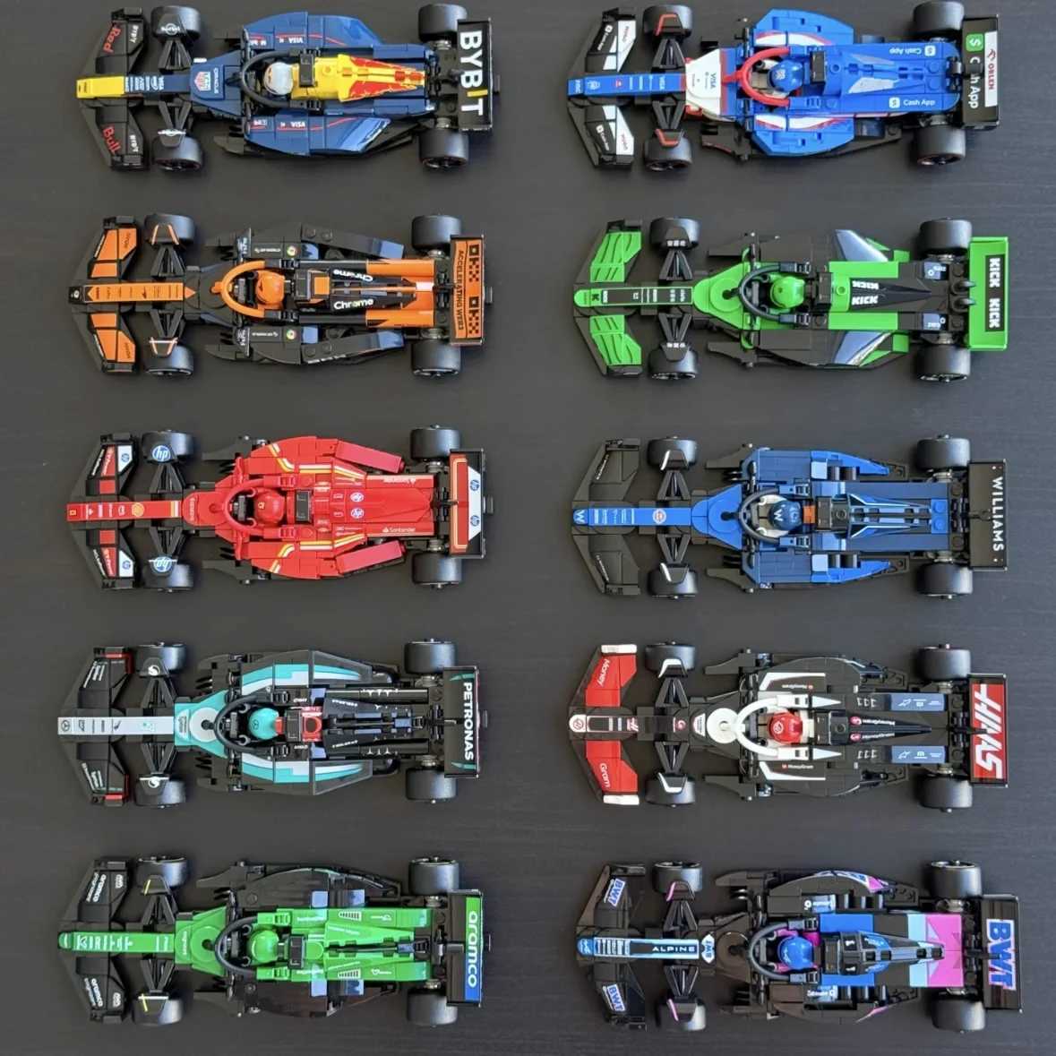 2601PCS Car Cool Collectible F1 Race Cars 10-IN-1 Building Blocks Model Car Desktop Decor Kits Toy Kid Christmas Birthday Gifts R250624