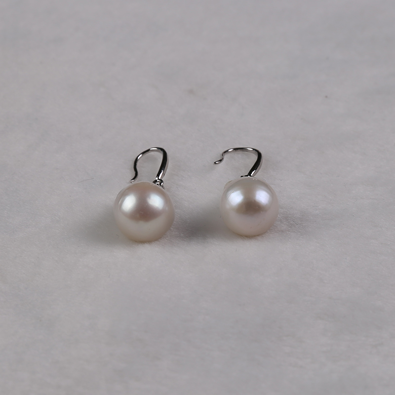Elegant Freshwater Pearl Earrings - Pure White Drop Pendant