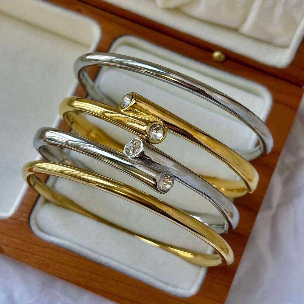 designer bracelet Stainless Titanium Steel Bracelet for Women Collection Light Versatile Fashion Non-Fading Color Price