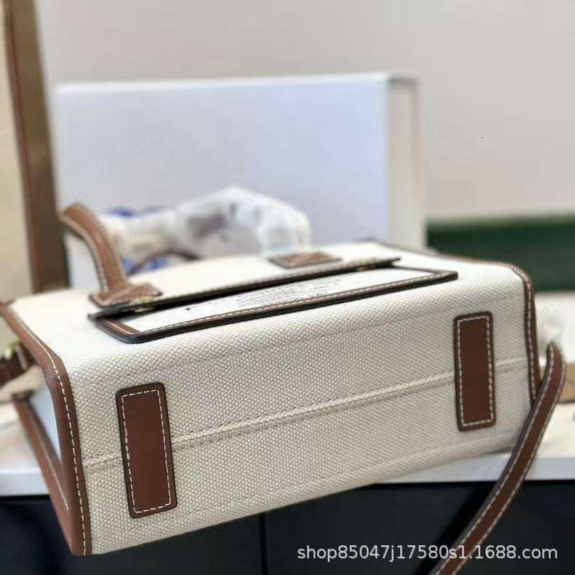 Designer Bag 2025 New Retro Versatile Women's Bag Premium Texture Canvas Handheld Large Bag Shoulder Bag Summer Large Capacity Durable Bag Light 