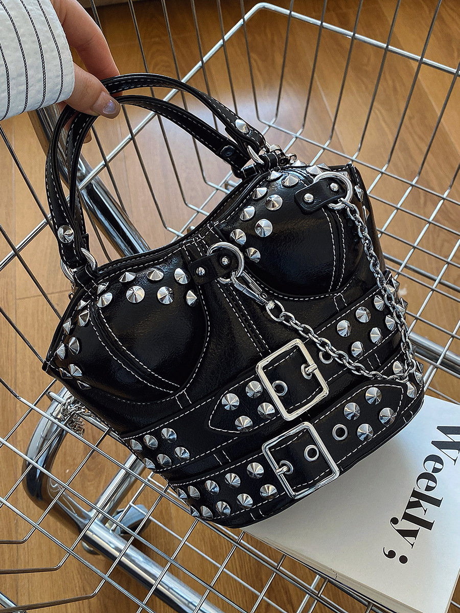 Free shipping 2025 designer Shoulder bags for womans ladies flap lady fashion casual rivet handbag women crossbody Underarm messenger bag