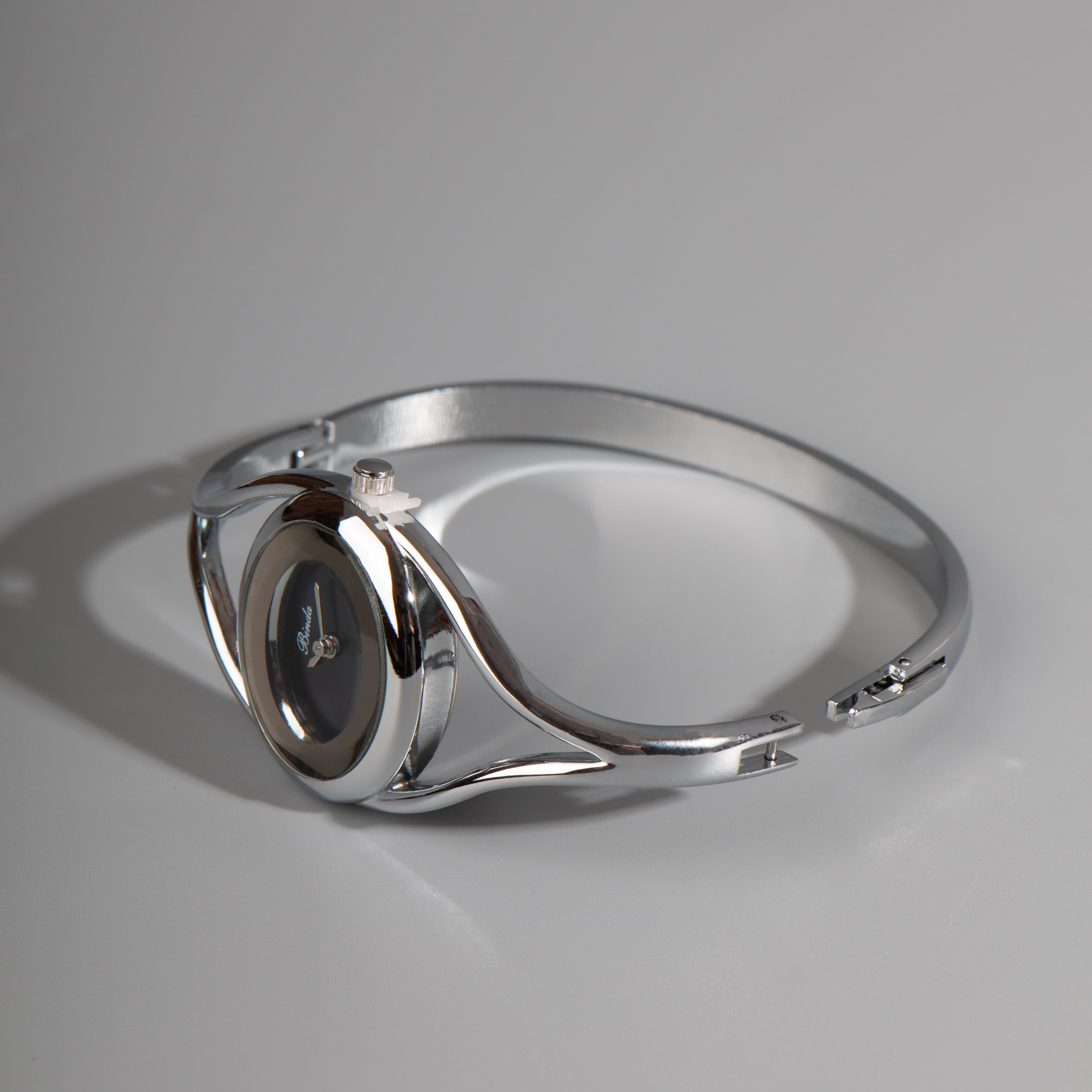 Slim Bracelet Quartz Watch for Women Gold Silver Case Elegant Analog Bangle Wristwatch Fashion Minimalist Timepiece for Daily Wear Gift