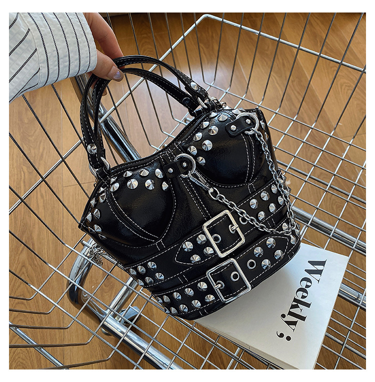 Free shipping 2025 new designer Shoulder bags for womans ladies flap lady fashion casual rivet handbag women crossbody Underarm messenger bag