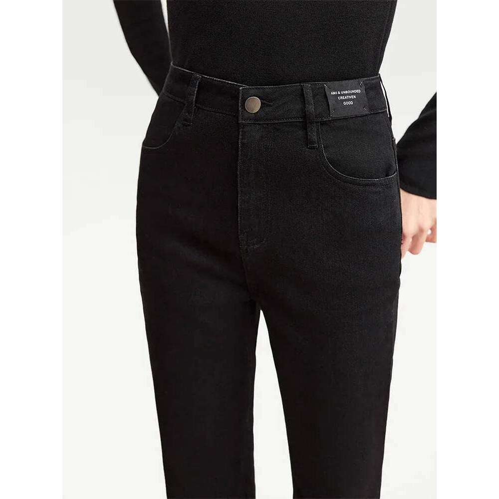 2025 Designer Jeans AMII Women's 2025 Autumn New Retro Style Casual Micro Flare Jeans Cotton Slim Pants Black Thick Denim Trousers 12323029