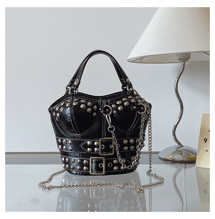 Free shipping 2025 new designer Shoulder bags for womans ladies flap lady fashion casual rivet handbag women crossbody Underarm messenger bag
