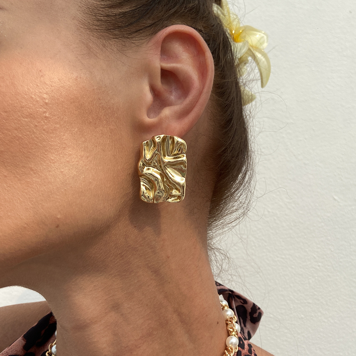 Simple Chain Wrapped Faux Pearl Necklace Elegant Business Beaded Jewelry for Women