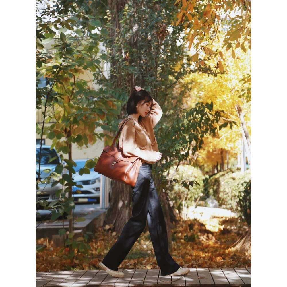 Travel Shopping High Quality Big Shoulder Bags For Women Vintage Large Genuine Leather Fashion Tote Commuting Laptop Handbags