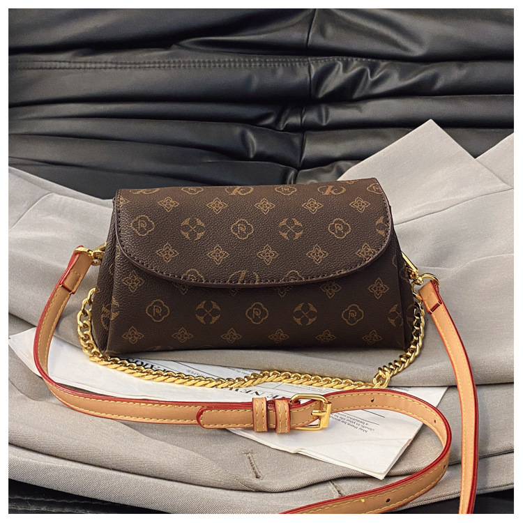 Free shipping designer bag High-end Fashion Underarm Bag Small Square Women Bag 2025 New Retro Print Chain Bag Shoulder Bag Versatile Crossbody Bag