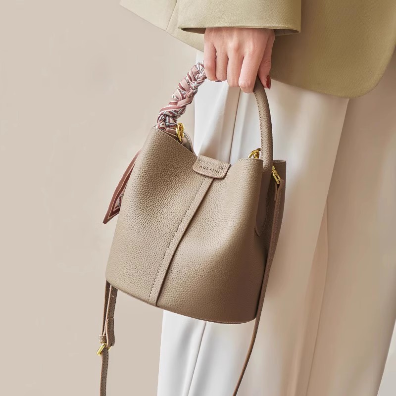 Bucket bag women's small handbag 2025 new style fashionable and niche design handbag high-end feel crossbody women's bag