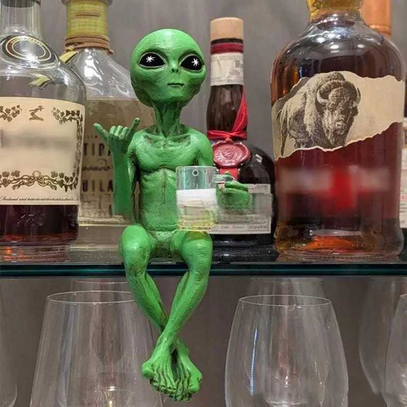 Alien Statue Beer Drinking Resin Novelty Collectibles Funny Desktop Decoration For Adults Desk Bedroom Garden Home Decor Y250623