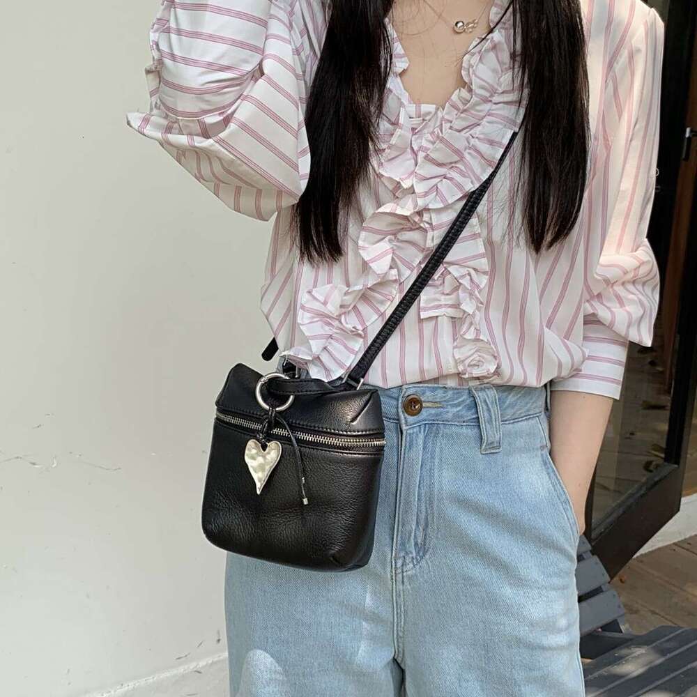 Trendy Genuine Leather Small Crossbody New Niche Shoulder Handheld Mini Casual Bag Commuting Versatile Handbag