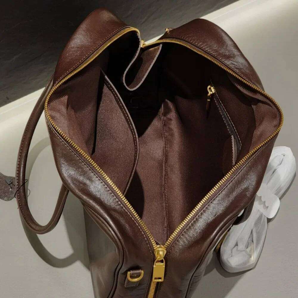 2025 New Large Capacity Briefcase Tote Versatile Design Handbag Vegetable Tanned Cowhide Shoulder Bag Premium Sense