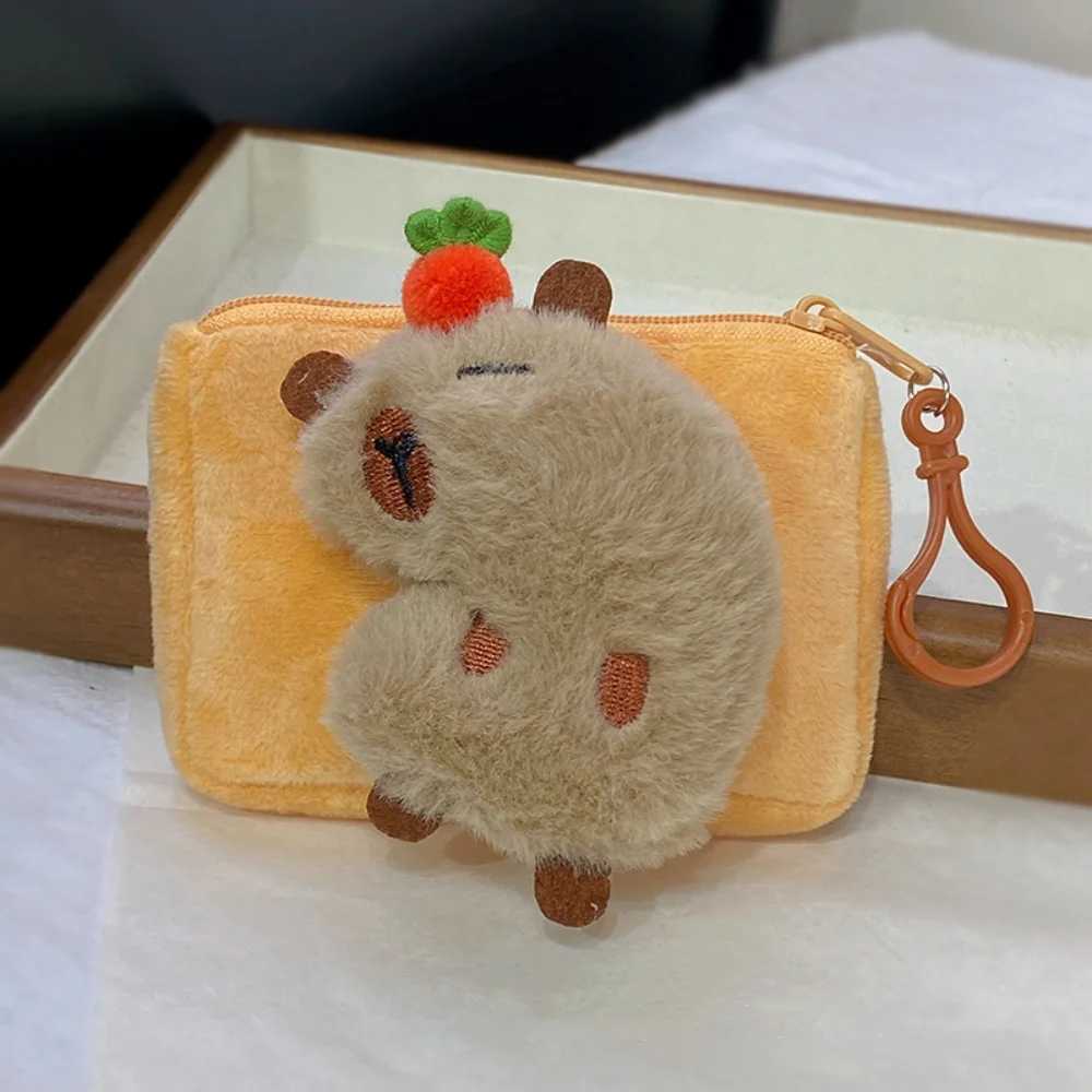 Creative Mini Plush Coin Purse Carto Capybara Shape Wallet Headphe Card Storage Bag Womens with Keychain Mey Pouch Gift XJ250624