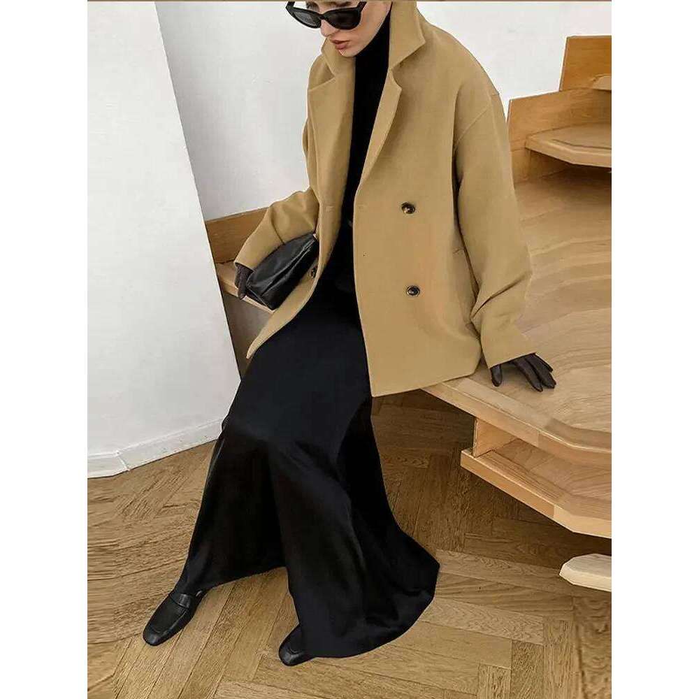 Thick Lapel Woolen Coats Women Classic Brown Short Double Breasted Coat Female Winter Vintage Chic Street Outwear All-Match