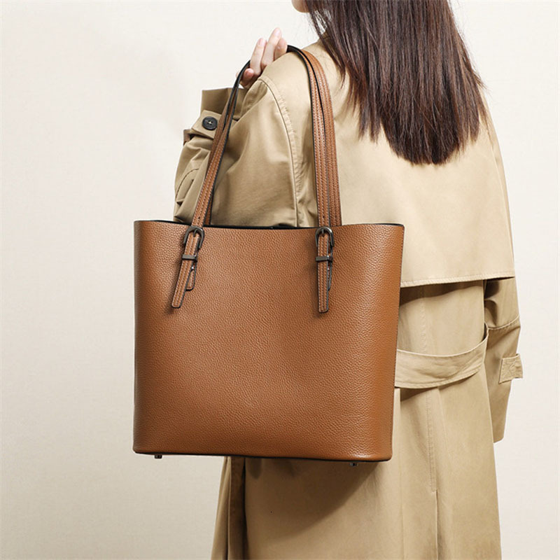 Tote 2025 New Fashion Single Shoulder for Women Niche Design Commuter Large Style Women's Bag