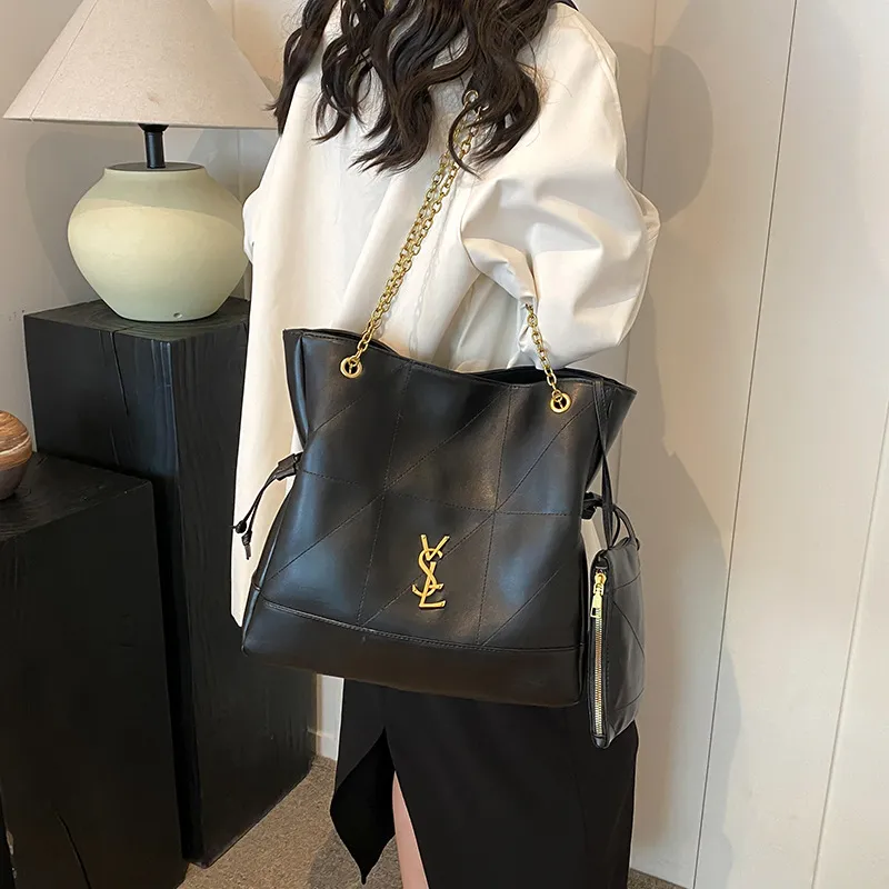 Designer bag shoulder bag crossbody bag luxury handbag wallet capacity diamond chain bag small various shoulder bags commuting simple handbag