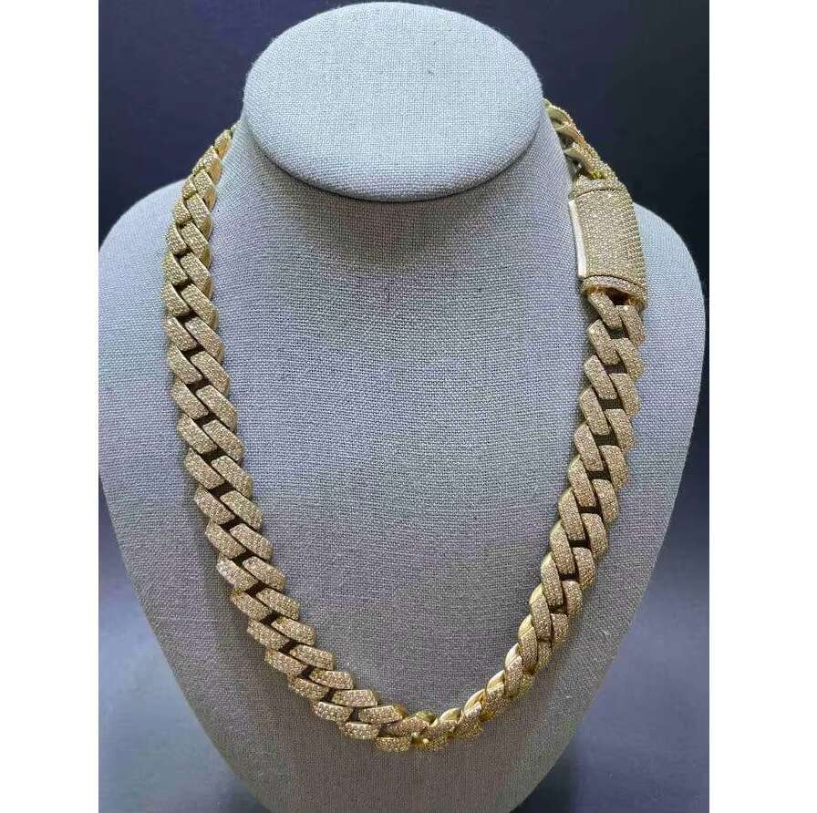 Top Quality 18MM Round Shaped VVS Moissanite Diamond Miami Link Cuban Chain with Custom Box Clasp From India