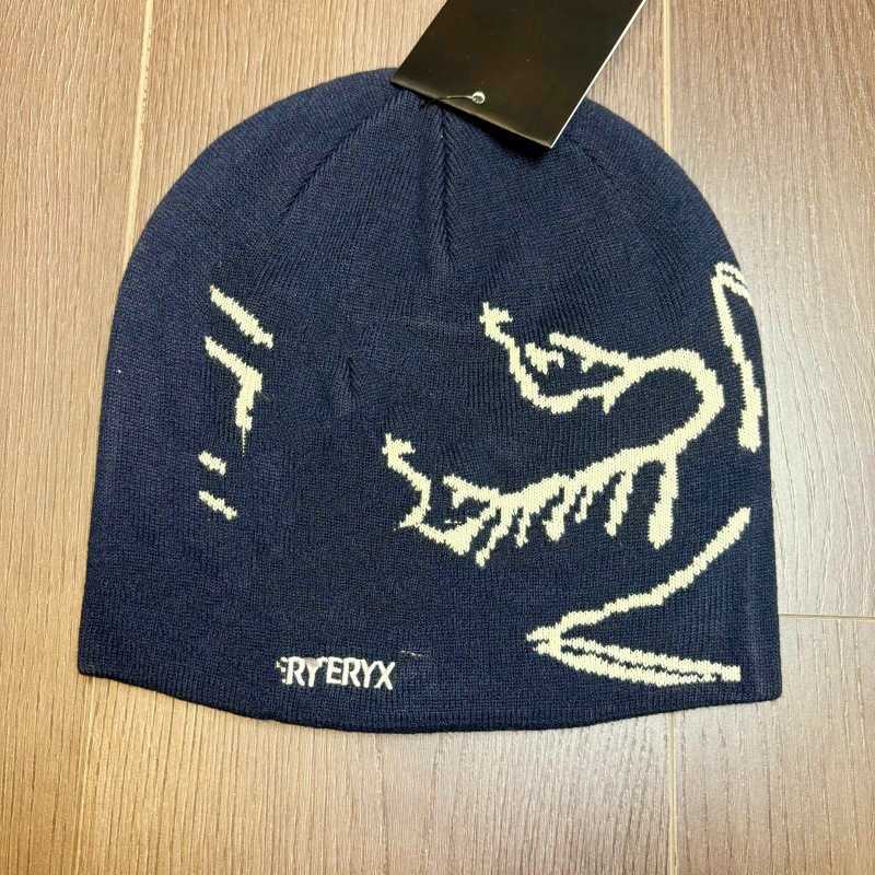 Knitted woolen hat, ski cap, ear warmer, cold hat, suitable for both men and women, for mountain climbing, outdoor activities and hiking, providing wa