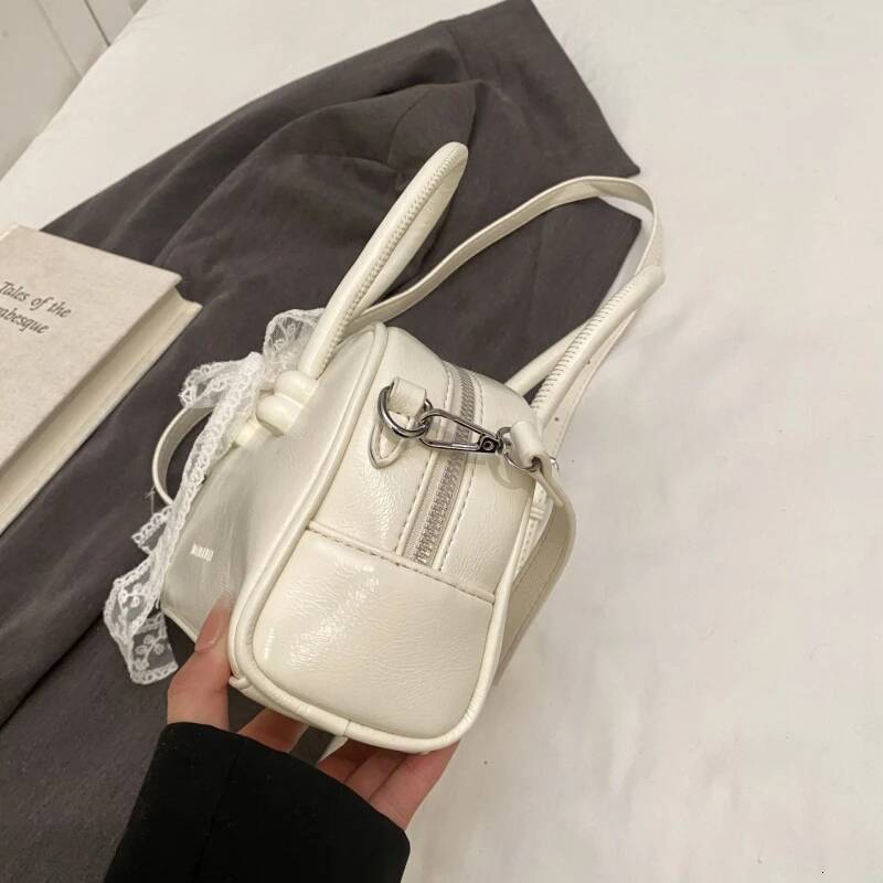 high-quality MOODS Mini Boston Shoulder Crossbody Bags For Women Lace Bowknot Round Top-handle Bag With Heart Pendant 2025 Designer Handbags