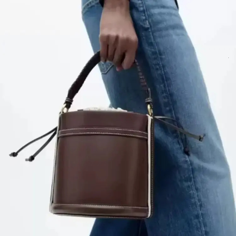 Fashion Bucket Bag Summer Straw Beach Casual Travel Vacation Handbags Womens Leisure Outdoor Crossbody Bag 250624