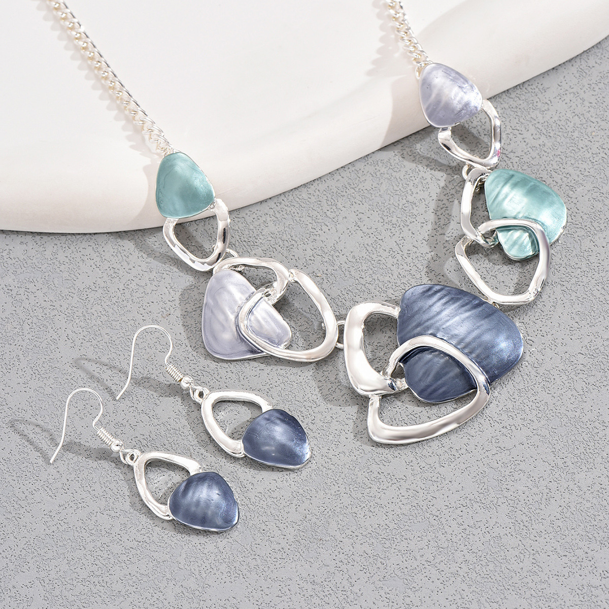 Hot Selling New Round Oil Drip Necklace And Earring Set High-End Sense Stud Earrings Irregular Design Clavicle Chain