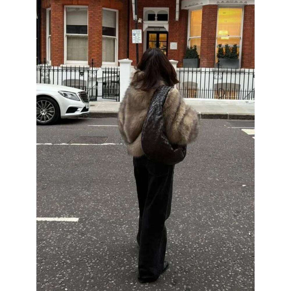 New Gradient Fluffy Fur Coats Women Turtleneck Long Sleeve Straight Outerwear Female 2025 Winter Thick Warm Short Jackets