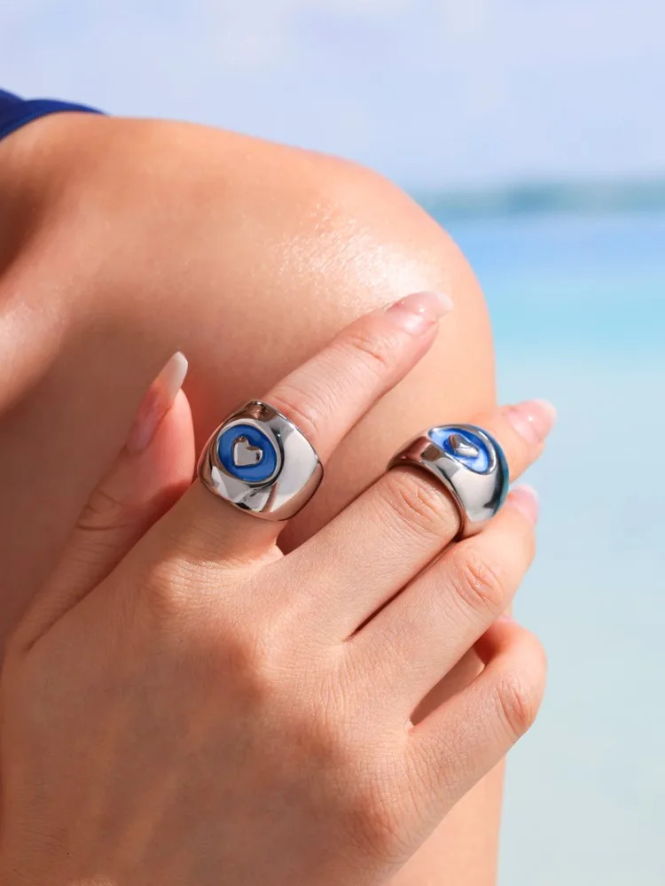 Stainless Steel Carved Heart Rings With Blue Color Enamel For Women 18k Gold Plated Waterproof Non Tarnish Womens Chunky Ring 250624