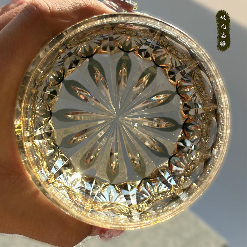 Wine barrel with crystal glass, high-end water glass, whiskey glass, fashionable Western style