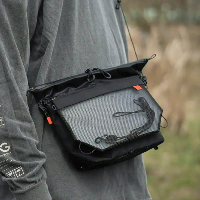 Lightweight casual small shoulder bag, portable hiking and outdoor bag, waterproof and tear resistant single shoulder bag, mountain style crossbody ba