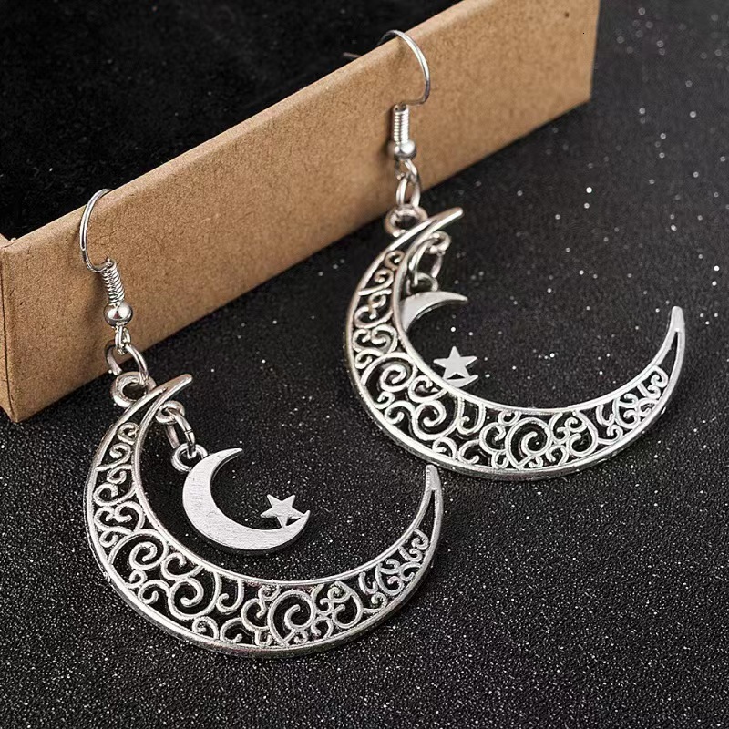 1 Pair Hollow Earrings Floral Pattern Star Moon Pendant Niche Design