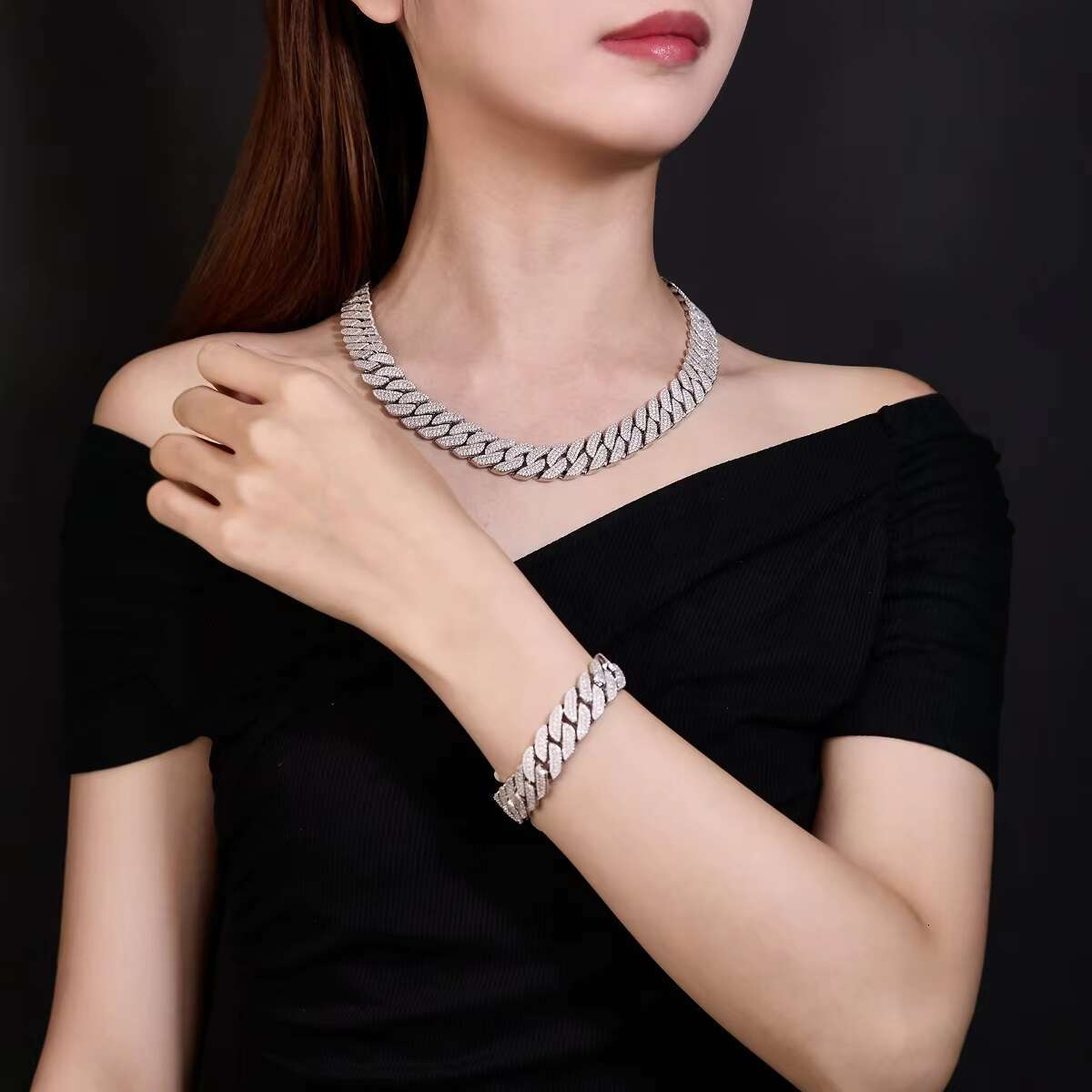 Chic Male Fashion: Elegant S925 Silver Bracelet Enhanced by Durable Moissanite Gemstones