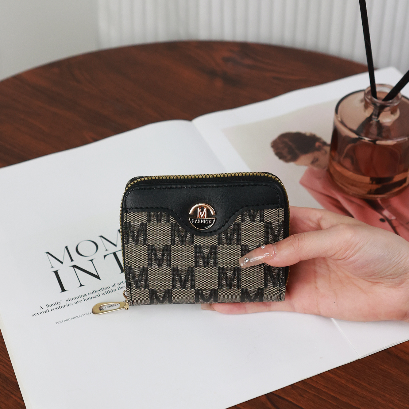 Free Shipping 2025 New Designer Bag Wallet Women Shor New Zipper Coin Purse Simple Fashion Multi-card Slot Card Holder Women Wallet