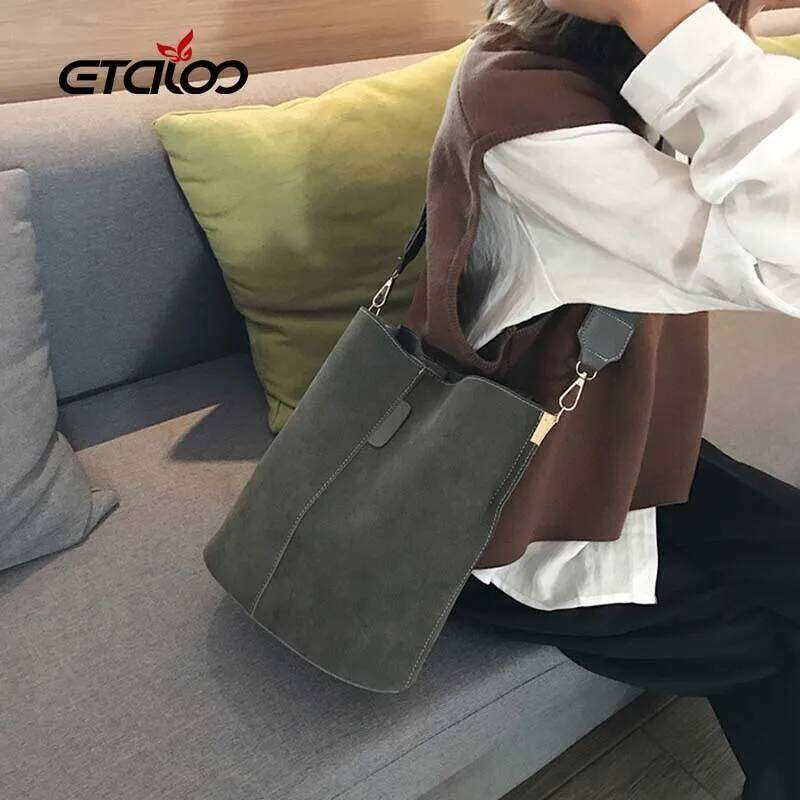 Designer Bag Luxury Bag Women Solid Pattern Over The Shoulder Big Capacious Bag Retro Elegant Shopping Bags PU Leather Bucket Handbag 2023 New